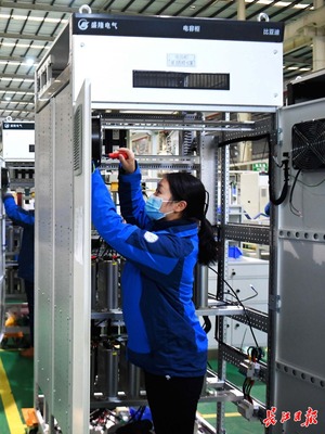 智能配电柜 订单争分夺秒的背后，是安全与效率的无声守护者